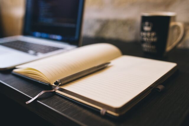Cum construiești un calendar editorial simplu pentru blogul tău