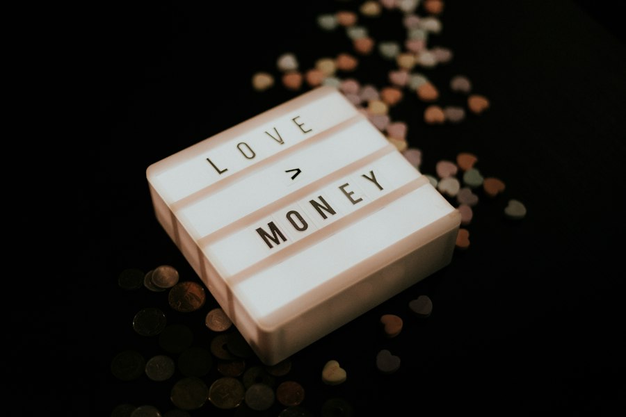 Photo relationship with money